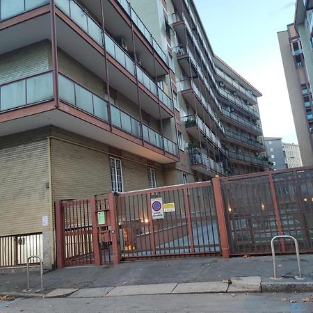 ホテル Casa Di Lory ミラノ エクステリア 写真